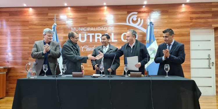 Ampliación de PROVISION DE AGUA A CUTRAL CO Y PLAZA HUINCUL -ACUEDUCTO LAGO LOS BARREALES DEL EPAS 